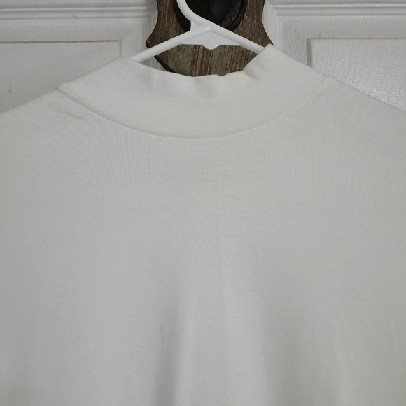 (391) Kim Rogers Petite Woman's long sleeve Activewear Turtleneck Size: PL White - Picture 7 of 16